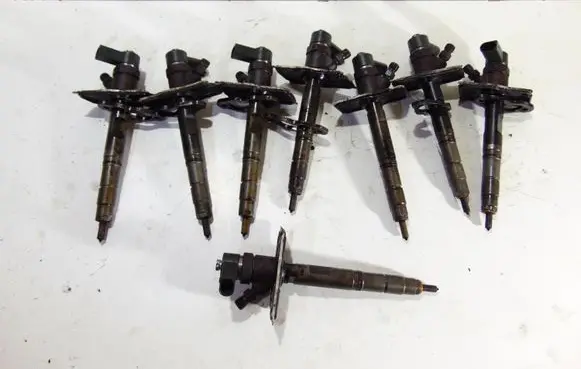 Audi A8 S8 D3 4E Fuel injectors set 057130277M
