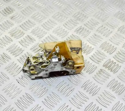 Mercedes-Benz SLC C107 Front door lock A1077200435 1077200435