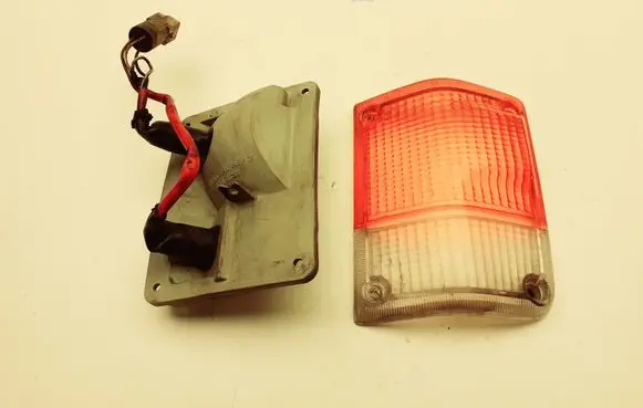 Toyota Land Cruiser (FJ60) Front indicator light
