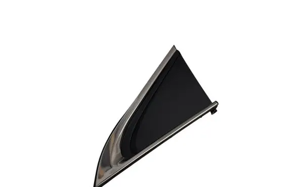 Fender trim (molding)