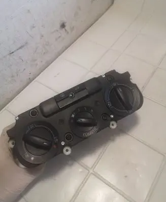 Volkswagen Golf Plus Climate control unit