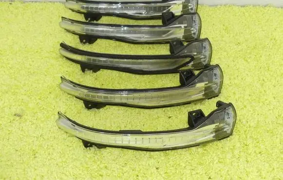 Nissan Juke I F15 Mirror indicator light 26160BV80A