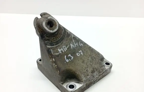 Mercedes-Benz CLS AMG C219 Engine mounting bracket A1562231604