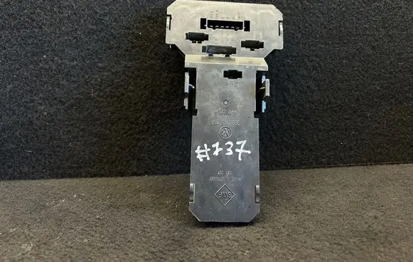 Tail light bulb cover holder