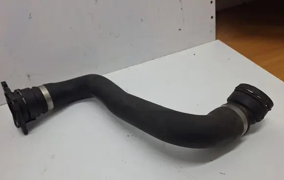BMW 5 E60 E61 Engine coolant pipe/hose