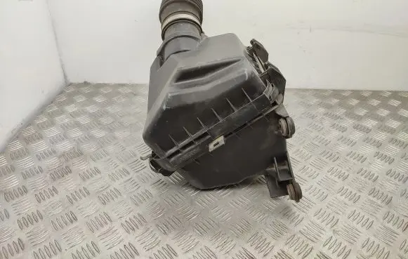 Mitsubishi Grandis Air filter box 1500A001 028100246 074906461B