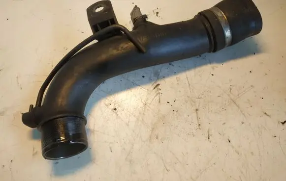 Toyota Avensis T250 Intercooler hose/pipe 173620R011