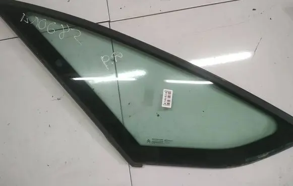 Citroen C4 I Picasso Front triangle window/glass AS2
