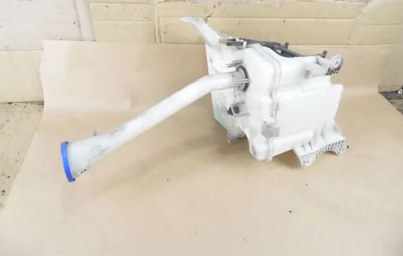Toyota Corolla Verso AR10 Windshield washer fluid reservoir/tank 853100F030