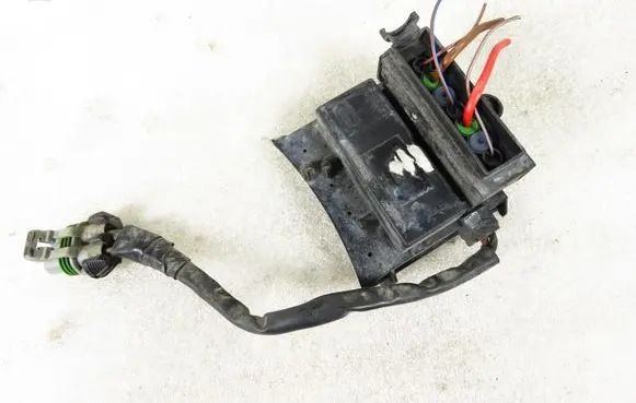 Opel Vectra C Coolant fan relay 1379151