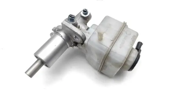 BMW 5 F10 F11 Master brake cylinder 32666324