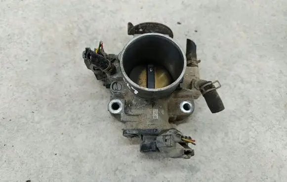 Honda CR-V Throttle body valve