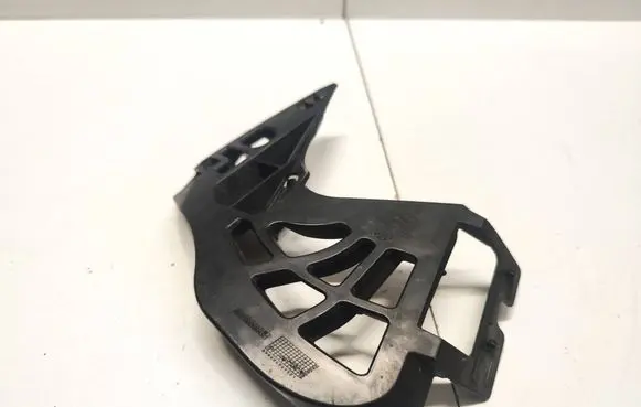 BMW 5 G30 G31 Front bumper mounting bracket 7385347