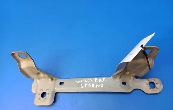 Mercedes-Benz E W211 Fender mounting bracket