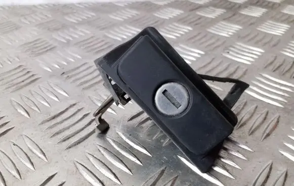 Volkswagen Golf III Tailgate exterior lock 1H6827571 1H6827571A