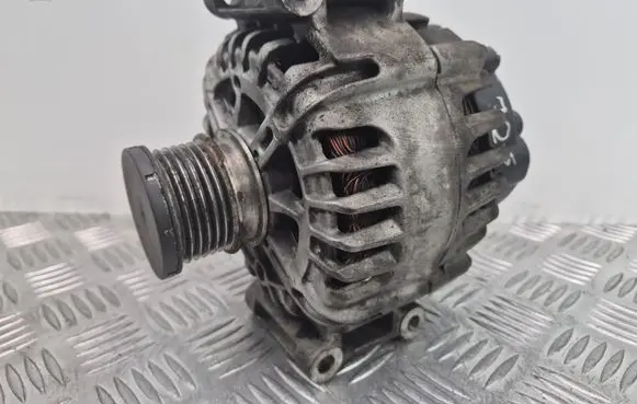 Mercedes-Benz E W212 Generator/alternator A0009067902 Q1150A FG157079