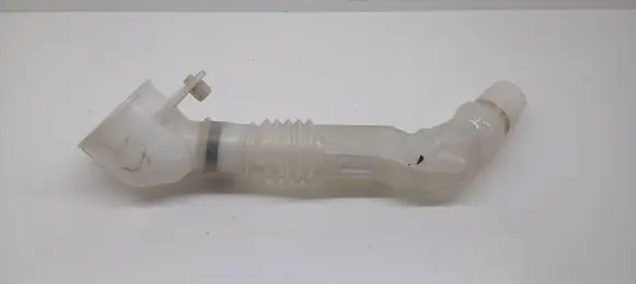 Lexus CT 200H Windshield washer fluid reservoir/tank HLC33110 019620