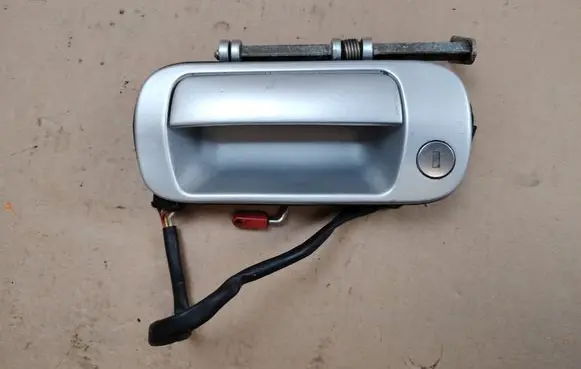 Maserati Coupe Front door exterior handle 384500015