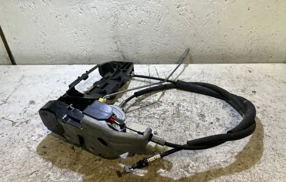 Dodge Challenger Front door lock 68066174AG 64004 761000AE