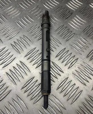 Audi A6 S6 C5 4B Fuel injector 059130201B