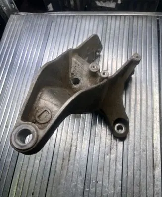 Mini One - Cooper R50 - 53 Gearbox mounting bracket 6756221 22116756221