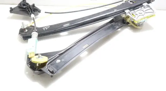 Mercedes-Benz CLA C118 X118 Front window lifting mechanism without motor
