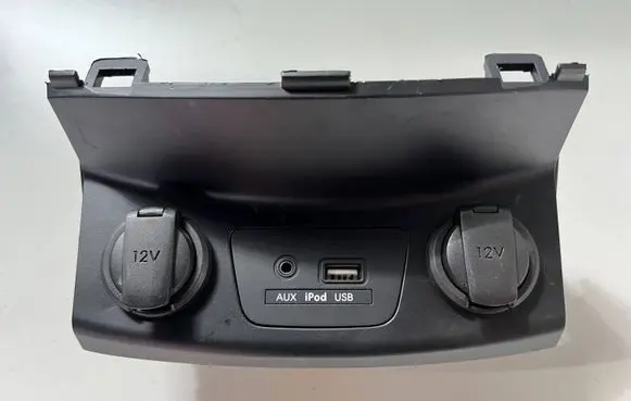 Hyundai i30 USB socket connector 96120A5100 A5100