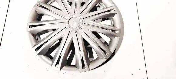 Mitsubishi Colt R14 wheel hub/cap/trim 