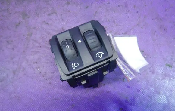 Renault Megane II Light switch 8200095495B