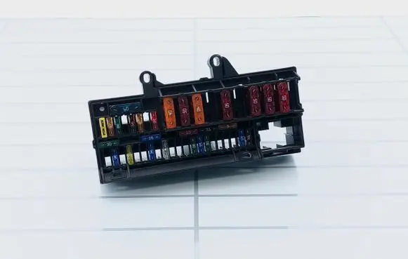 BMW 7 E65 E66 Fuse box set 6900582