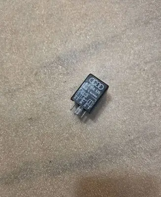Audi A8 S8 D2 4D Other relay 8L0955535