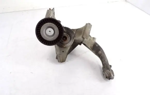 Volvo XC60 Engine mounting bracket AG9N19N586AA