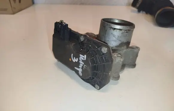 Renault Twingo III Throttle body valve H8201269254 161203912R 7B02