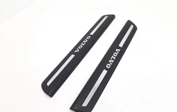 Volvo S40 Side skirt front trim 