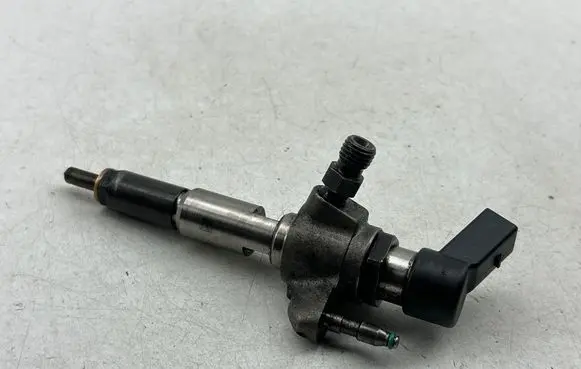 Ford Mondeo MK IV Fuel injector A00B8704 9802448680 25250