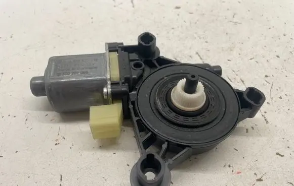 Audi A3 S3 8V Rear door window regulator motor 5Q0959802