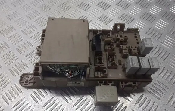 Toyota Corolla E120 E130 Fuse box set