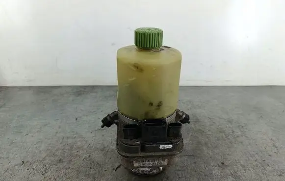 Skoda Fabia Mk2 (5J) Power steering pump 6R0423156BTRW