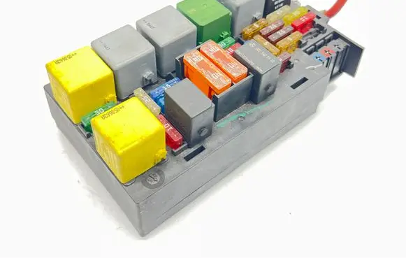 Mercedes-Benz ML W164 Fuse module A1645400072