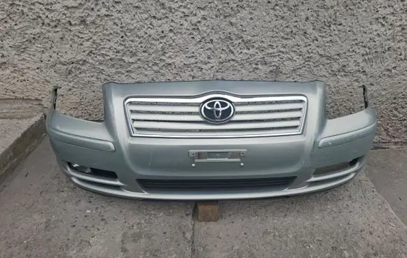 Toyota Avensis T250 Front bumper 