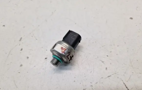 BMW 3 G20 G21 Air conditioning (A/C) pressure sensor 9323658 932365810 240559