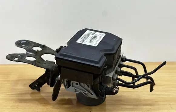 Volkswagen PASSAT B7 ABS Pump 3AA614109AJ
