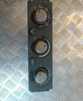 Mitsubishi Pajero Climate control unit MR958005 1465700021