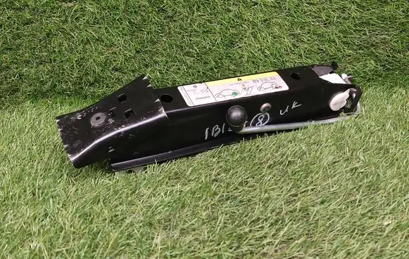 Seat Ibiza III (6L) Lift Jack 6R0011031J