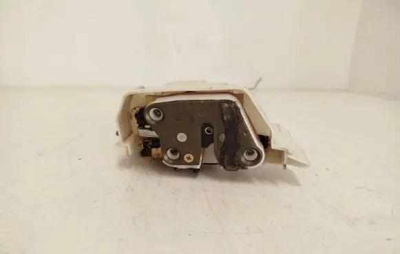 Suzuki Ignis Rear door lock