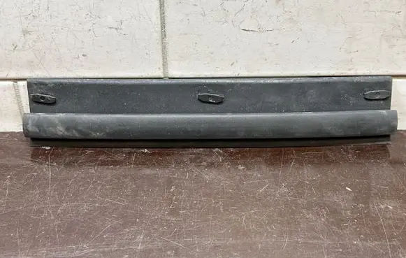 Audi A1 Engine compartment rubber 8X0823126