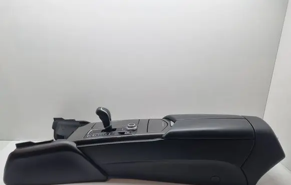 Maserati Ghibli Center console 