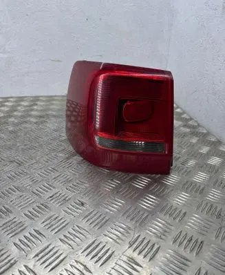 Volkswagen Sharan Rear/tail lights 7N0945095G 7N0945257