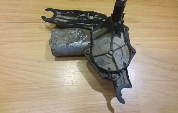 Peugeot 206 Rear window wiper motor 9638664980