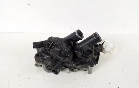 Volkswagen Golf VII Water pump 04E121042M